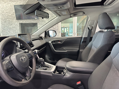 Used 2021 Toyota RAV4 XLE image 12