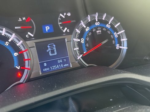 Used 2016 Toyota 4Runner SR5 Premium image 2