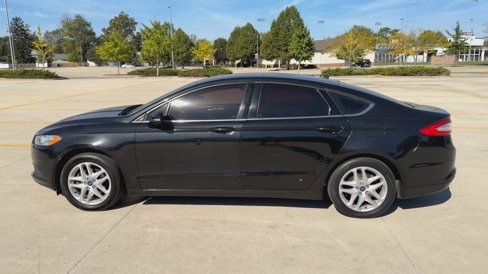 Used 2015 Ford Fusion SE image 5