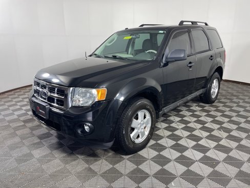 Used 2010 Ford Escape XLT image 3