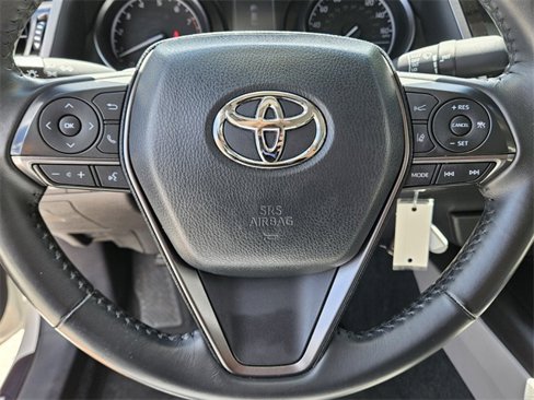 Used 2023 Toyota Camry SE image 11