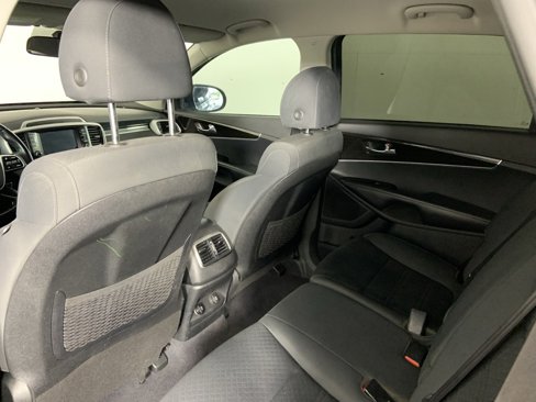 Used 2020 Kia Sorento LX w/ LX I4 Convenience Package image 26