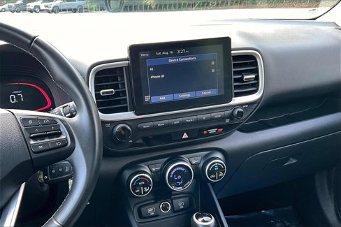 Used 2023 Hyundai Venue SEL w/ Cargo Package image 9