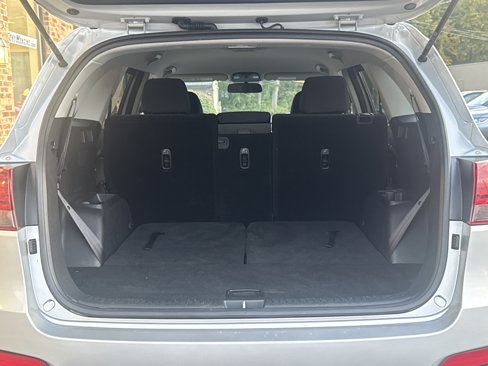 Used 2019 Kia Sorento AWD V6 image 13