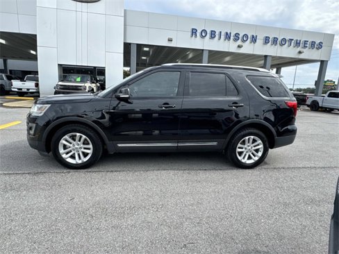 Used 2016 Ford Explorer XLT w/ Equipment Group 202A image 8