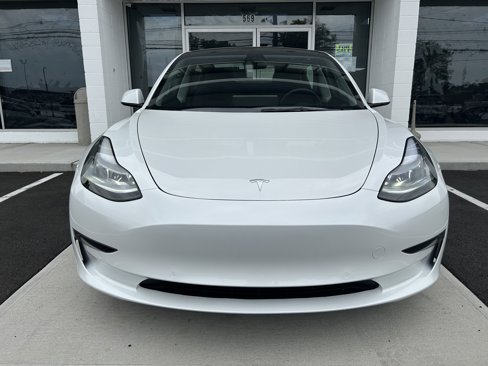 Used 2023 Tesla Model 3 Standard Range image 2