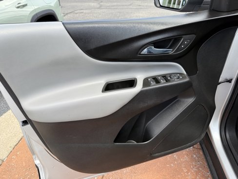 Used 2021 Chevrolet Equinox LS w/ LS Convenience Package image 10