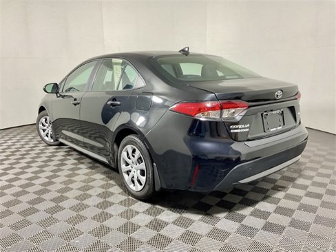 Used 2022 Toyota Corolla LE image 9