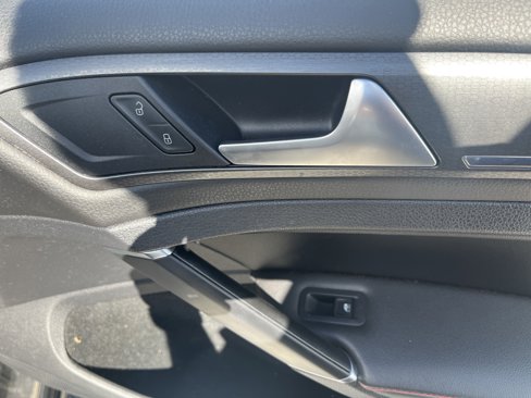 Used 2021 Volkswagen GTI SE image 19