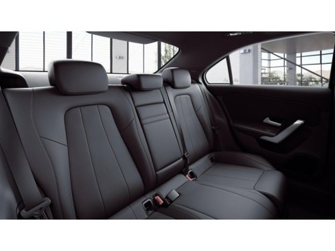 Certified 2022 Mercedes-Benz A 220 4MATIC image 5