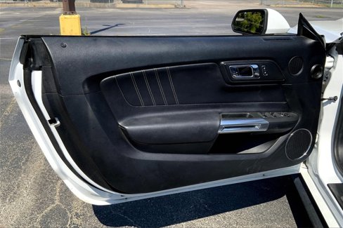 Used 2017 Ford Mustang Premium image 24