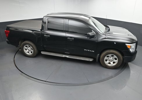 Used 2017 Nissan Titan S image 30
