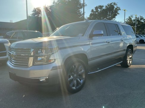 Used 2017 Chevrolet Suburban Premier image 3
