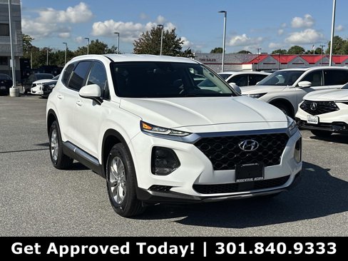 Used 2019 Hyundai Santa Fe SE image 1