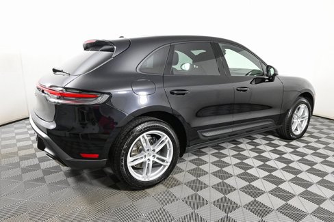 Certified 2025 Porsche Macan image 27