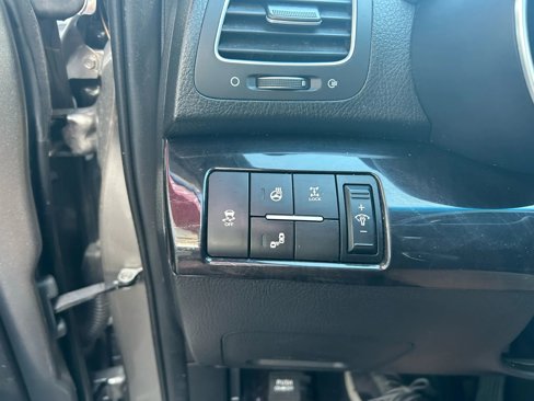 Used 2015 Kia Sorento SX image 16