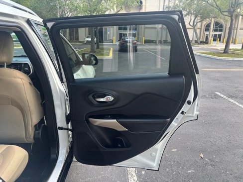 Used 2018 Jeep Cherokee Latitude image 33