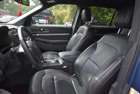 Used 2018 Ford Explorer XLT w/ Equipment Group 202A image 16