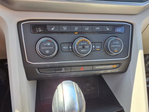 Used 2018 Volkswagen Atlas SE image 33