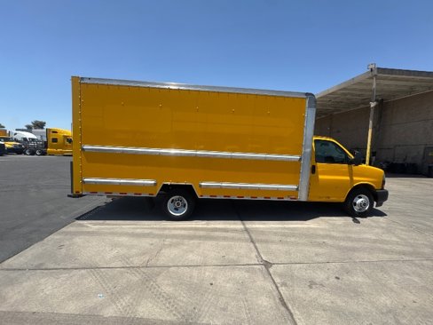 Used 2022 GMC Savana 3500 Extended w/ Power Convenience Package image 11