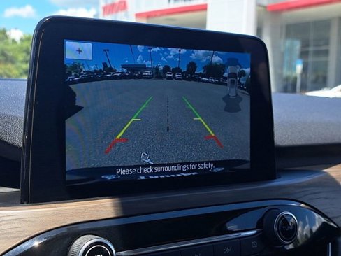 Used 2020 Ford Escape Titanium image 21
