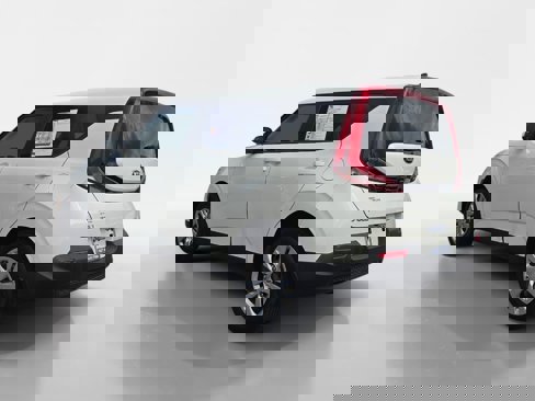 Used 2021 Kia Soul LX image 5