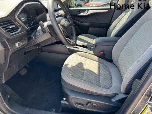 Used 2020 Ford Escape SE image 10