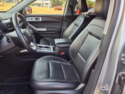 Used 2022 Ford Explorer Limited image 13