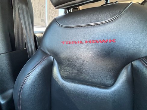 Used 2016 Jeep Renegade Trailhawk w/ Premium Trailhawk Package image 32
