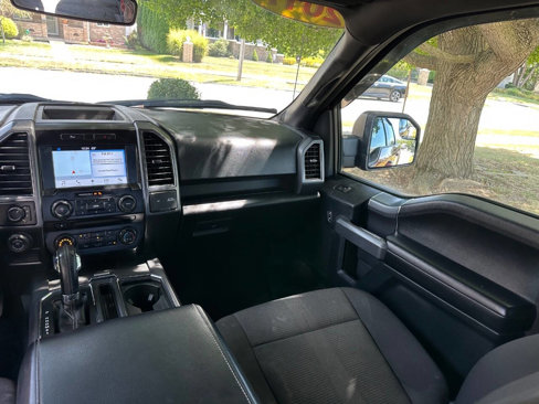 Used 2017 Ford F150 XLT w/ Equipment Group 302A Luxury image 11