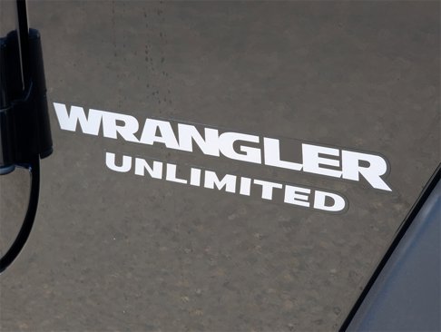 Used 2015 Jeep Wrangler Unlimited Rubicon w/ Connectivity Group image 28