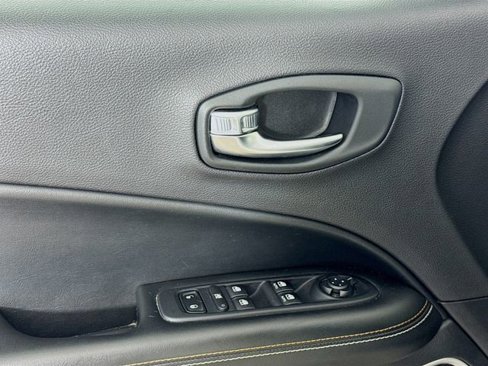 Used 2018 Jeep Compass Latitude w/ Popular Equipment Group image 21