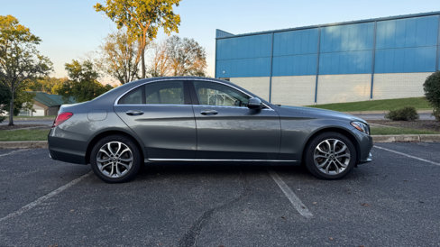 Used 2018 Mercedes-Benz C 300 4MATIC Sedan image 4