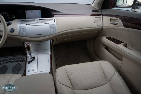 Used 2009 Toyota Avalon Limited image 10