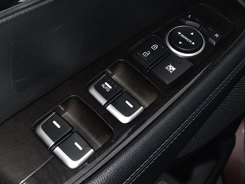 Used 2018 Kia Sorento LX image 27