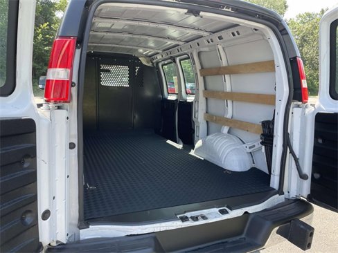 Used 2023 GMC Savana 2500 w/ Driver Convenience Package image 13