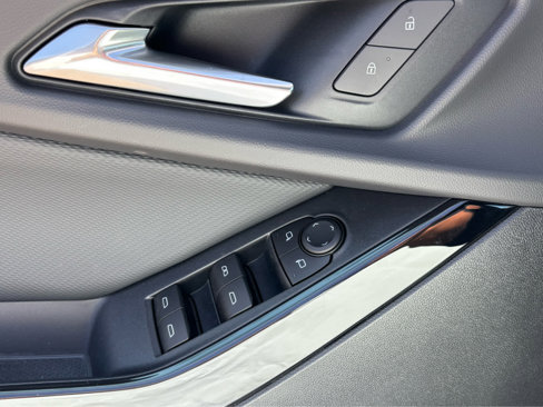 New 2026 Chevrolet Equinox LT image 18
