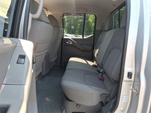 Used 2019 Nissan Frontier SV image 12