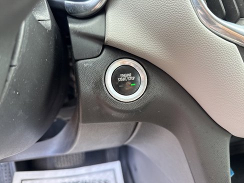 Used 2021 Chevrolet Equinox LS w/ LS Convenience Package image 30