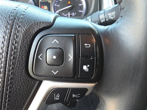 Used 2018 Toyota Highlander XLE image 23