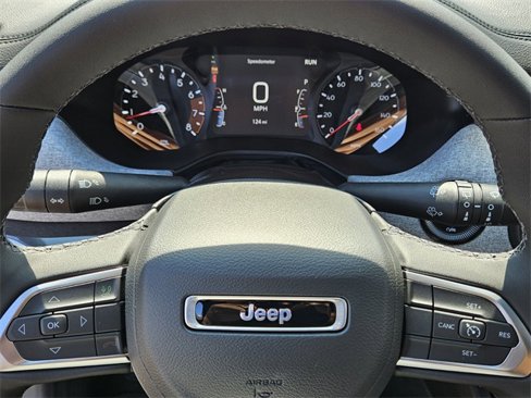 New 2025 Jeep Compass Latitude image 25