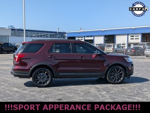 Used 2018 Ford Explorer XLT w/ XLT Appearance Package image 9