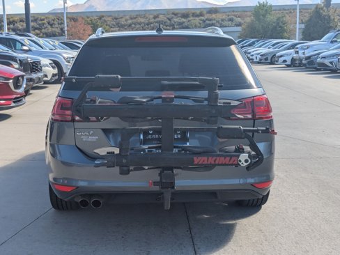 Used 2017 Volkswagen Golf SEL image 4