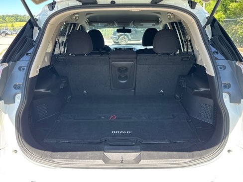 Used 2016 Nissan Rogue S w/ Appearance Package image 16