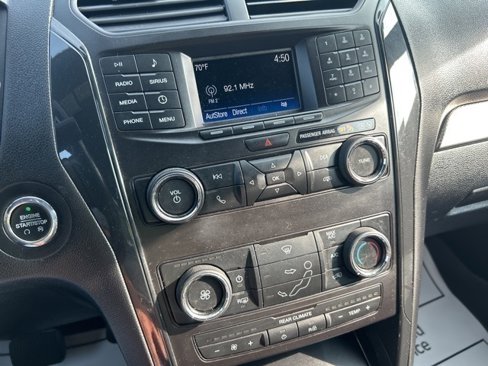 Used 2019 Ford Explorer XLT w/ Class III Trailer Tow Package image 17