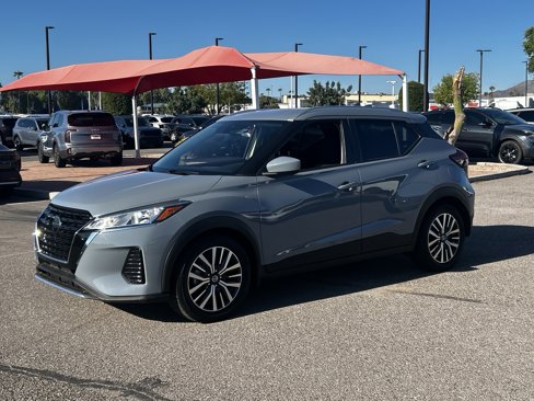 Used 2021 Nissan Kicks SV image 2