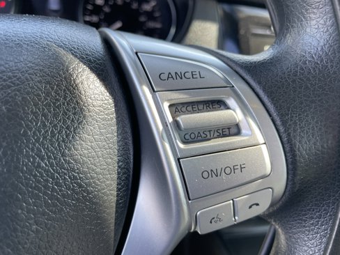 Used 2015 Nissan Rogue S image 15