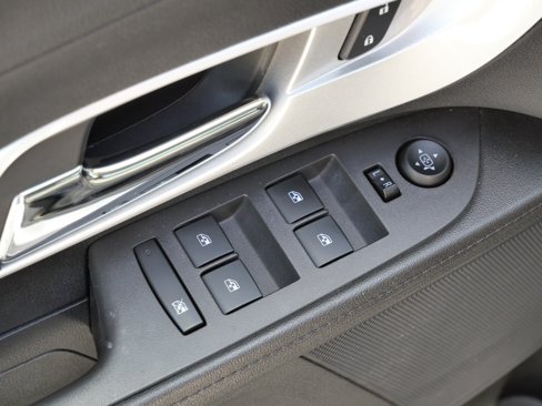 Used 2016 Chevrolet Equinox LT image 17
