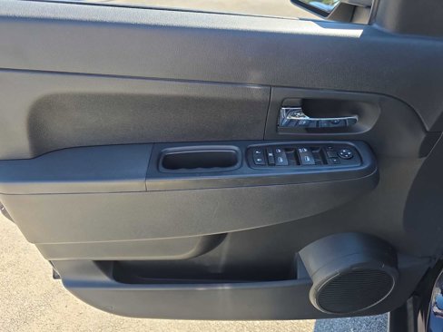 Used 2012 Jeep Liberty Sport w/ Popular Equipment Group image 16