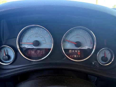 Used 2014 Jeep Wrangler Unlimited Sahara image 2